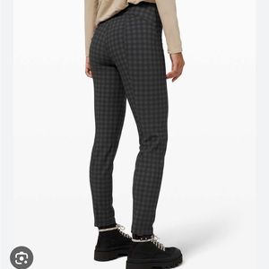 Lululemon Here to There High Rise 7/8 pant. SIZE 10. Open to reasonable offers.